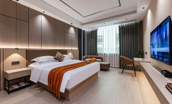 Luyu Intelligent Hotel (ASEAN International Used Car Trading Market Store)