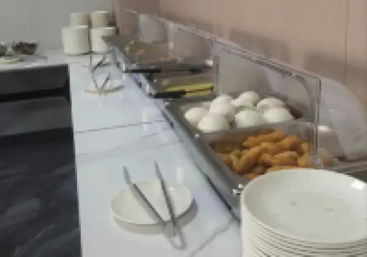 Neixiang Qihu Huating Hotel (Wulibao Branch)