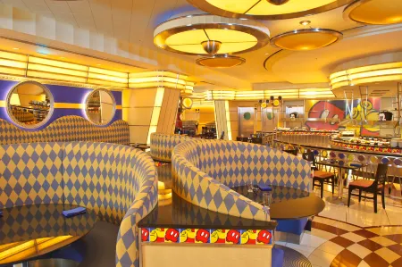 Disney Ambassador® Hotel Отели рядом с достопримечательностью «Urayasu Local Museum»