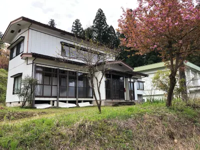 Bullfighting and Nishikigoi Traditional Culture Center