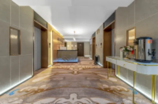 Lanman Light Luxury Hotel (Hohhot East Railway Station & Baita Airport Branch) Hotels near Hohhot Baita International Airport