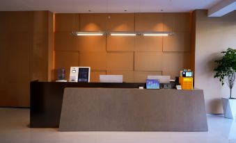 Grand Hotel Five Rivers Rainbow Avenue shopping mall shop