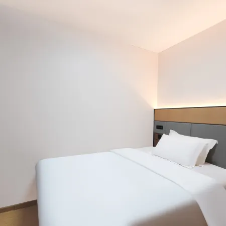 Shell Hotel (Jinan Qilu Hospital Provincial Sports Center) Отели рядом с достопримечательностью «Гора тысячи Будд»