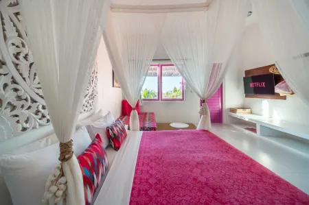 PinkCoco Uluwatu - Constant Surprises & for Cool Adults Only