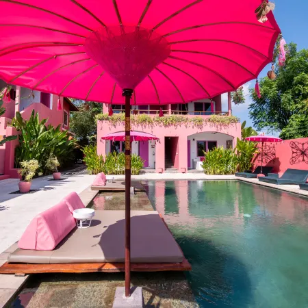 PinkCoco Uluwatu - Constant Surprises & for Cool Adults Only Отели рядом с достопримечательностью «Паданг-Паданг»