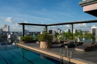 Hak Huot Hotel - Pools