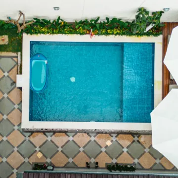 Turtle Shelter Guest House Hotels near Bundaran Renon