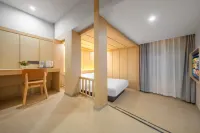 Xiangning Hotel (Chongqing Jiefangbei Pedestrian Street Hongyadong Branch) Hotels in 