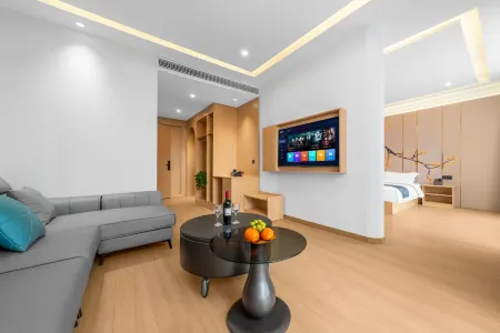 Weisheng  Hotel Отели в г. Ушань