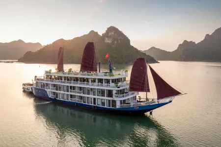 Verdure Lotus Luxury Cruise on Lan Ha Bay Отели в г. Tuan Chau
