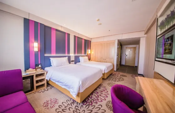 乾港商務酒店（阜新三一八公園店）