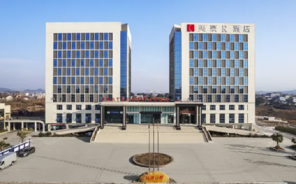 R ROYALSS HOTEL(Fuzhou Nancheng Branch)