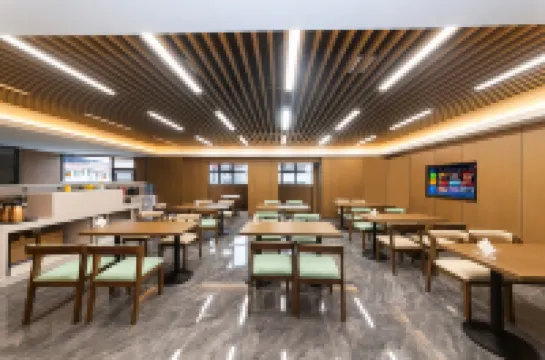 環球6萬里·國際飯店（九蓮洲生態濕地公園店）