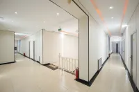 Longqing Business Hotel