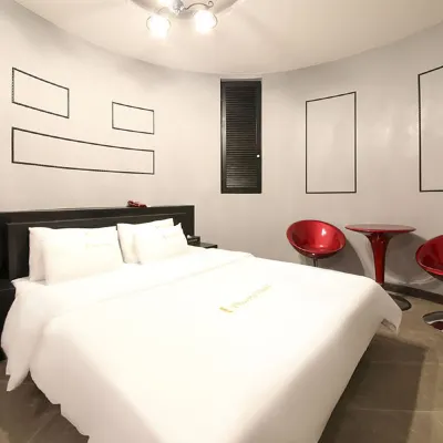 Hotel Picasso Hotels near Jangneung