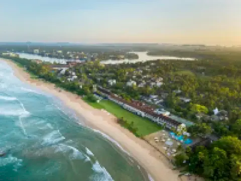 EKHO Surf Bentota โรงแรมในเบโตตาริเวอร์