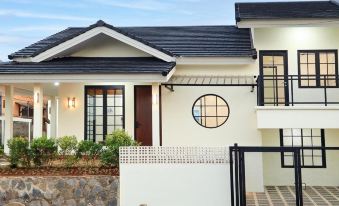 Suisen by Semusim Villa