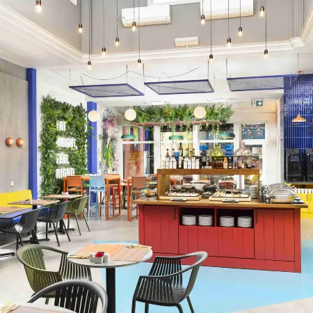 Three Corners Hotel Anna Отели рядом с достопримечательностью «Станция метро Corvin-negyed»