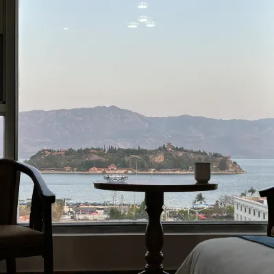 Fuxian Lake Yichen Resort Hotel (Sunshine Coast) Hotels near Ruby Beach