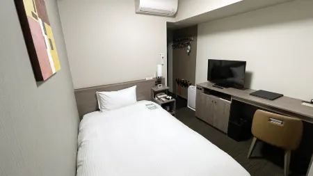 Hotel Route-Inn Osaka Takaishi Hagoromo Ekimae