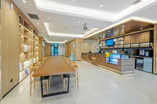 Yilong Anyun Hotel (Aksu Old Street Night Market)