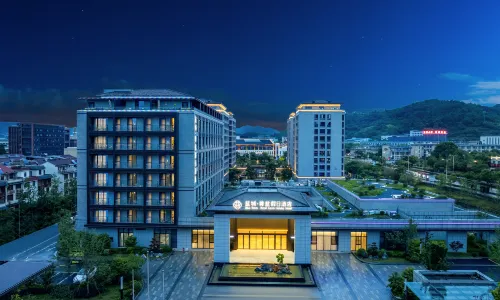 Blue Town . Royal Azure Holiday Hotel