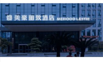 MEHOOD LESTIE HOTEL