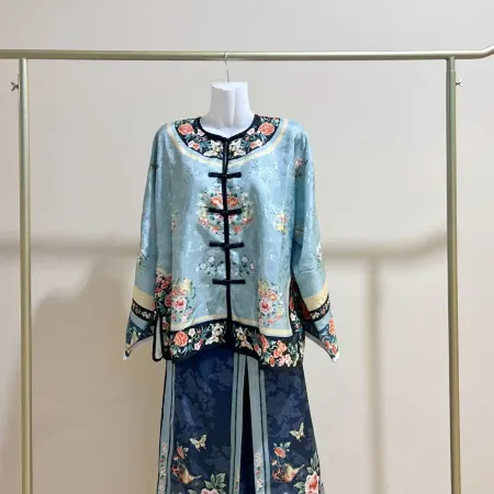 Yusen Boutique Hotel (Jinan Daming Lake Quancheng Square) Отели рядом с достопримечательностью «Озеро Пяти драконов»