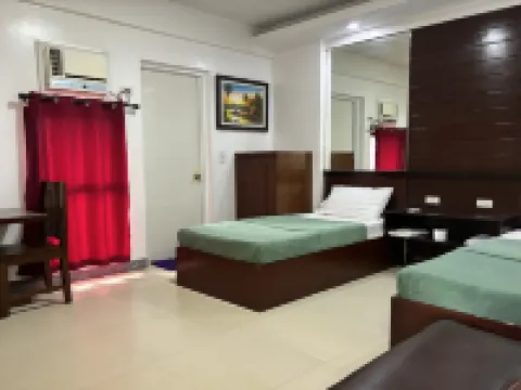 Yellowbell Hotel バタンガスのホテル