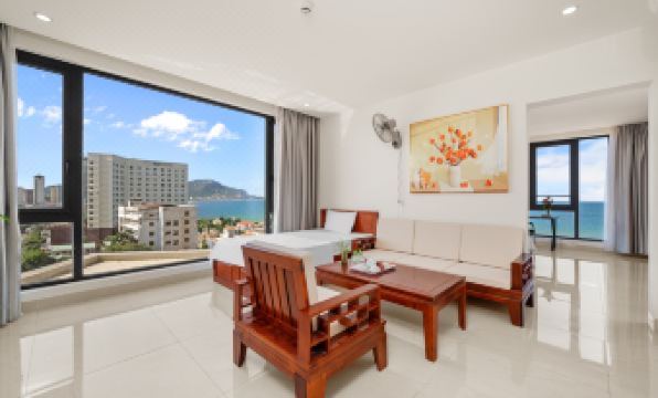 Cocorico Da Nang Beach Hotel