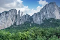 Zhanluan Yishe Guesthouse (Enshi Grand Canyon Tourist Pick-up Point Branch)