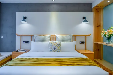Mi LV you pin Qin Hu Xuan Hu Jing garden inn (Old Town of Lijiang branch)