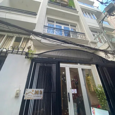 Tahug House - Le Thanh Ton Street Отели рядом с достопримечательностью «Дворец Воссоединения»