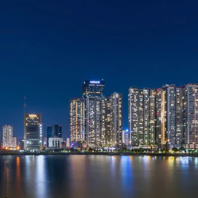 Vinhomes Skylake - Signature Apartment | DH Homes 鄰近富演的酒店