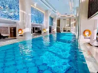 Sheraton Grand Wuhan Hankou Hotel - 5-Star