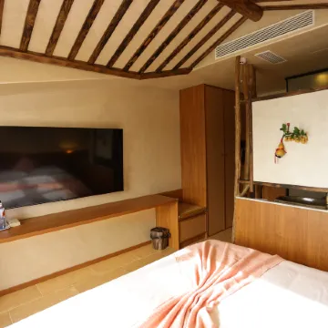 Beiji Village Beixun Wooden House Hotel