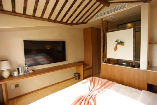 Beiji Village Beixun Wooden House Hotel