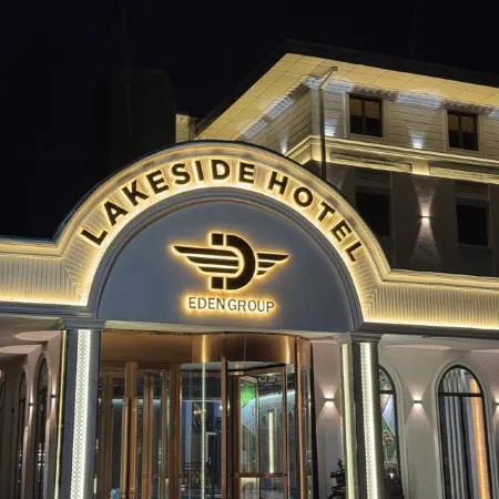 Lakeside Hotel Отели рядом с достопримечательностью «Миллий бог»