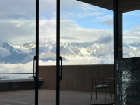 Deqin Meili Guanyun Banshan Hotel (Wunongding) โรงแรมใกล้จุดชมวิวด้านบนหมอกหนา