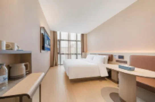 HanTing Hotel (Beijing Summer Palace) Hotel berhampiran Jingming Building