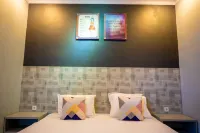 Dhanesvara Holistic Villa Batu - สระว่ายน้ำส่วนตัว