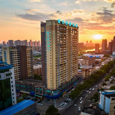 Urban Convenience Hotel (Tianmen West Lake Lu Yu Ancient Garden Branch)