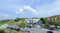 DK Impian Townview + Air-Con Retreat@Shah Alam Hotel di Petaling