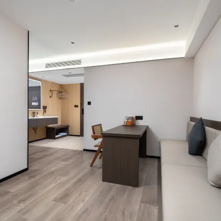 Orange Hotel (Wuzhou Municipal Plaza Branch)