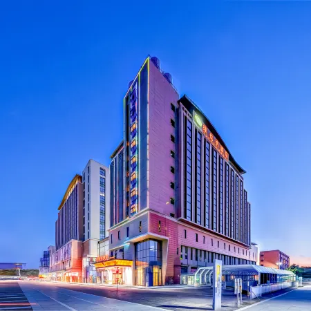 Vienna Hotel (Fuyang University Town West High-speed Railway Station)