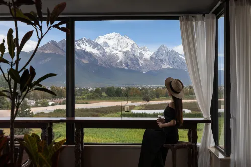 山眷雲·日照金山·田也咖啡·雪山全幅畫景飯店 餐飲 Photos