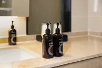 City Comfort Inn Hotel (Wuzhou High-speed Railway South Station Canghai Park)