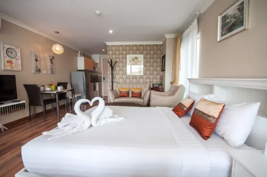 E205 ห้องครอบครัว ระเบียง สวนน้ำ ใกล้ทะเล