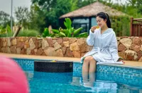 GINLAN JIA RESORT - Rooftop Pools