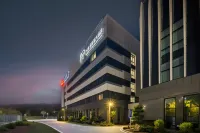 Chuanhang Jinxiongmao Grand Hotel (Qingshan Airport) Hotels near Xichang Nationality Child Normal College